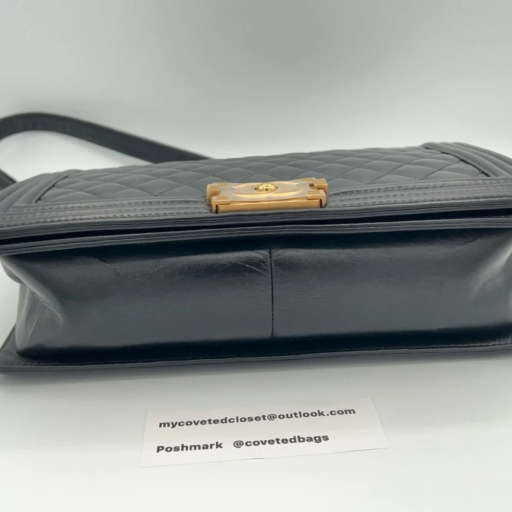 🖤💛Stunning Chanel Boy in large size w/Chanel dust bag and Entrupy COA!🖤